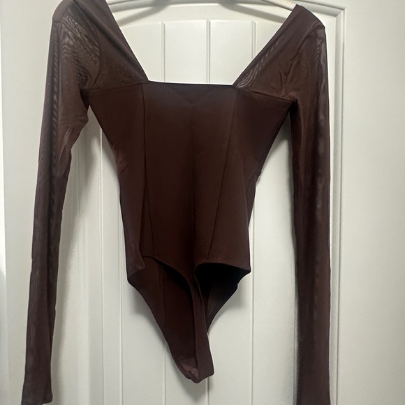 Abercrombie & Fitch Long-Sleeve Crepe Sweetheart Bodysuit XS - Picture 4 of 6